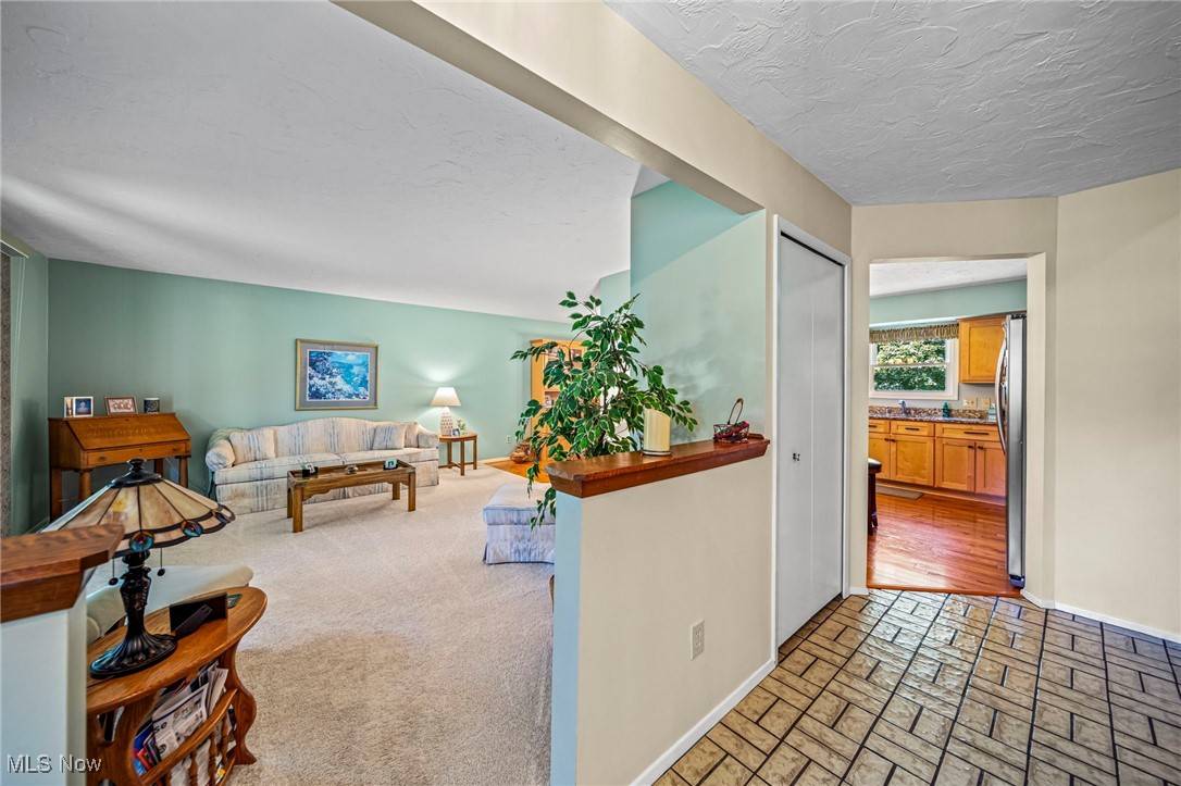 Mentor, OH 44060,9421 Ridgeside DR