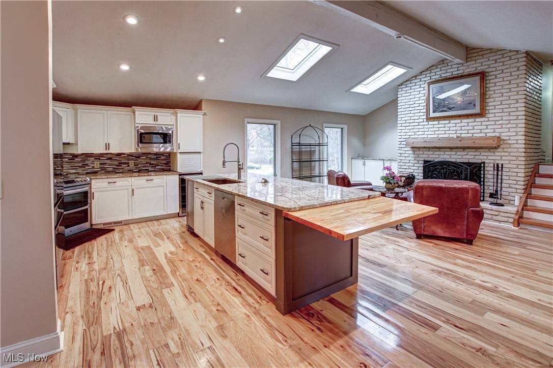 Aurora, OH 44202,711 Cross Creek OVAL