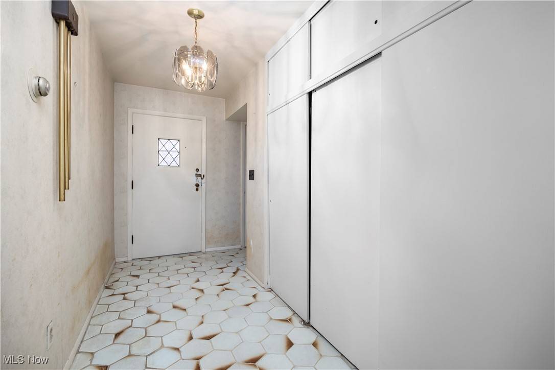 North Olmsted, OH 44070,4345 Martin DR