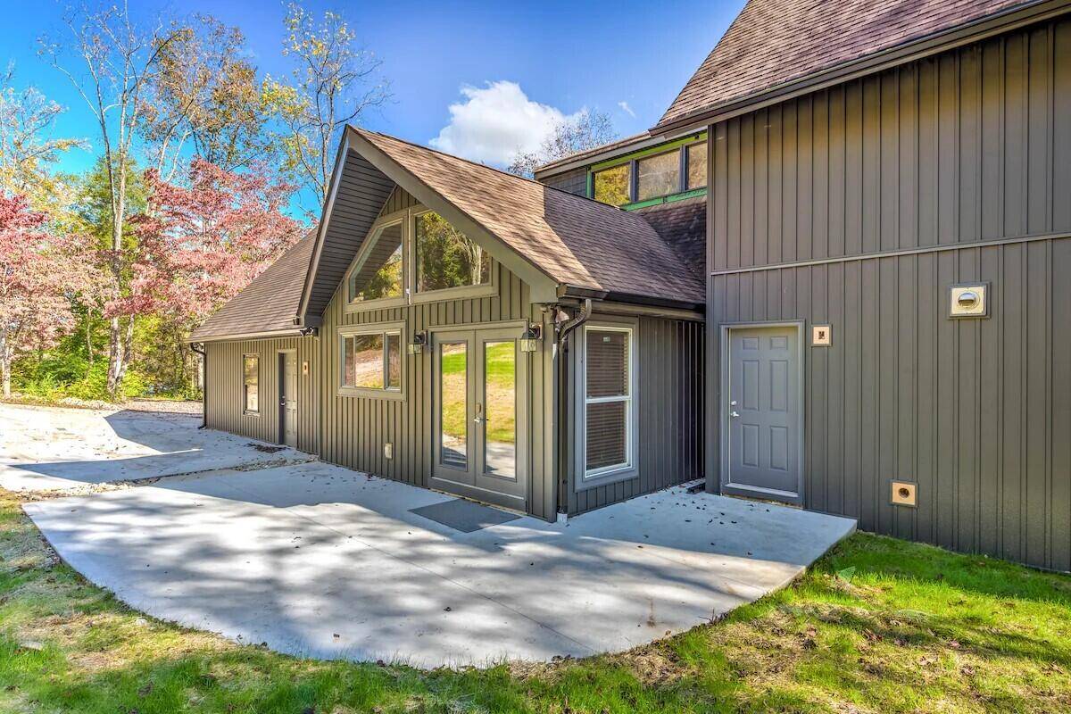 Harriman, TN 37748,408 Lakecrest DR