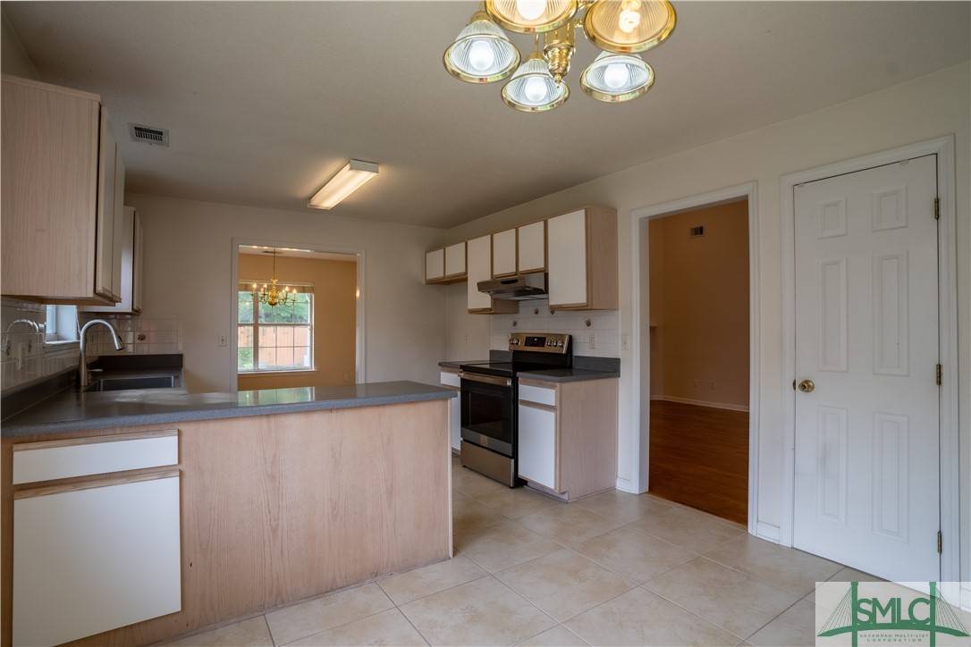 Savannah, GA 31410,220 Druid RD
