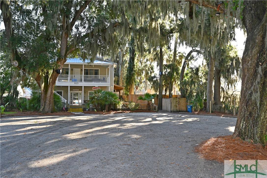 Port Royal, SC 29935,925 10th ST