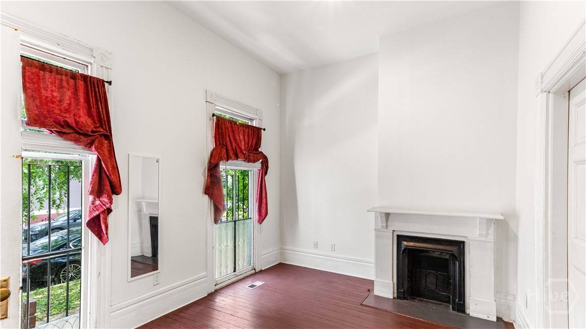 Savannah, GA 31401,319 E Waldburg ST