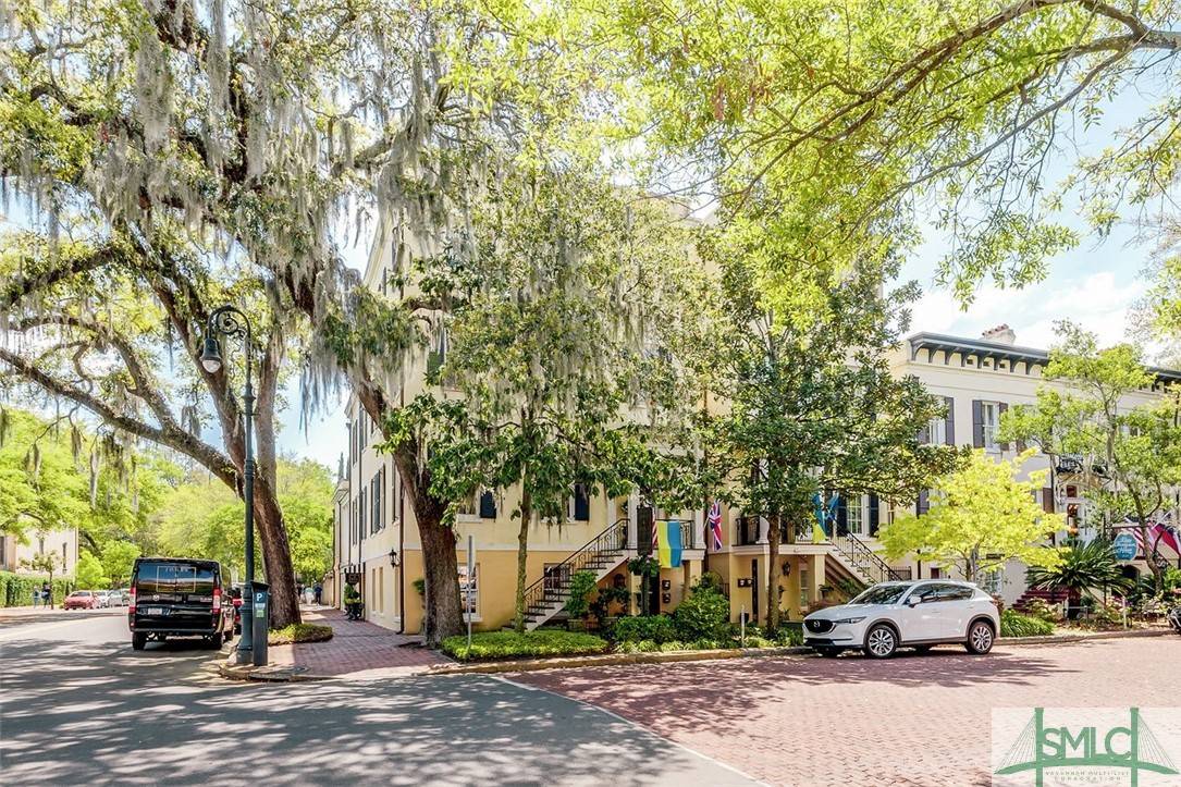 Savannah, GA 31401,3 W Jones ST #4A