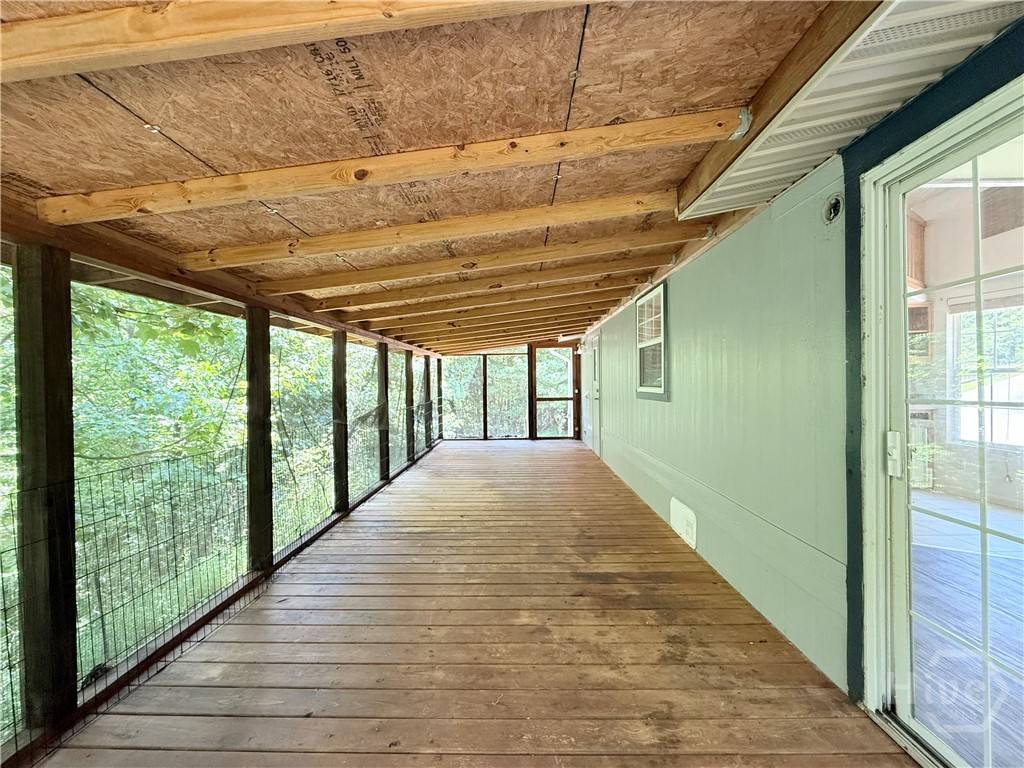 Clarkesville, GA 30523,189 Crystal Wood DR