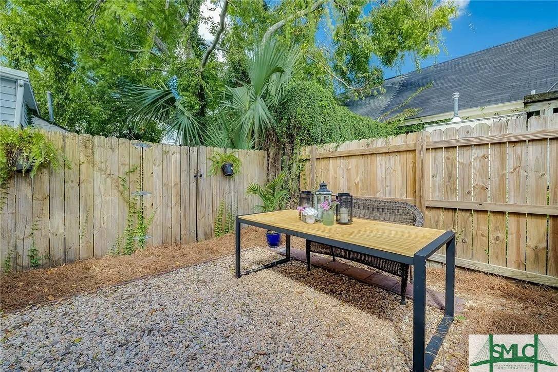 Savannah, GA 31401,528 E Gordon LN