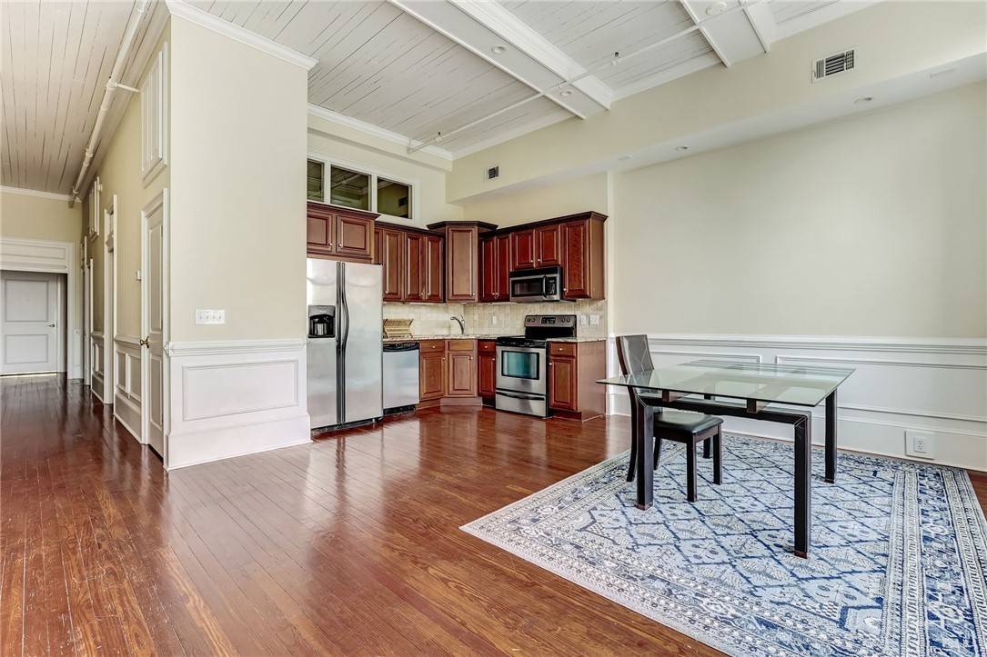 Savannah, GA 31401,9 W York ST