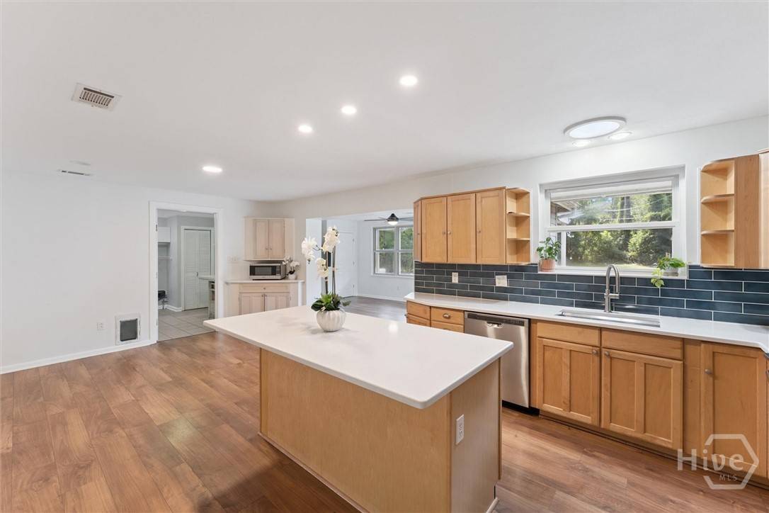 Savannah, GA 31406,9116 Garland DR
