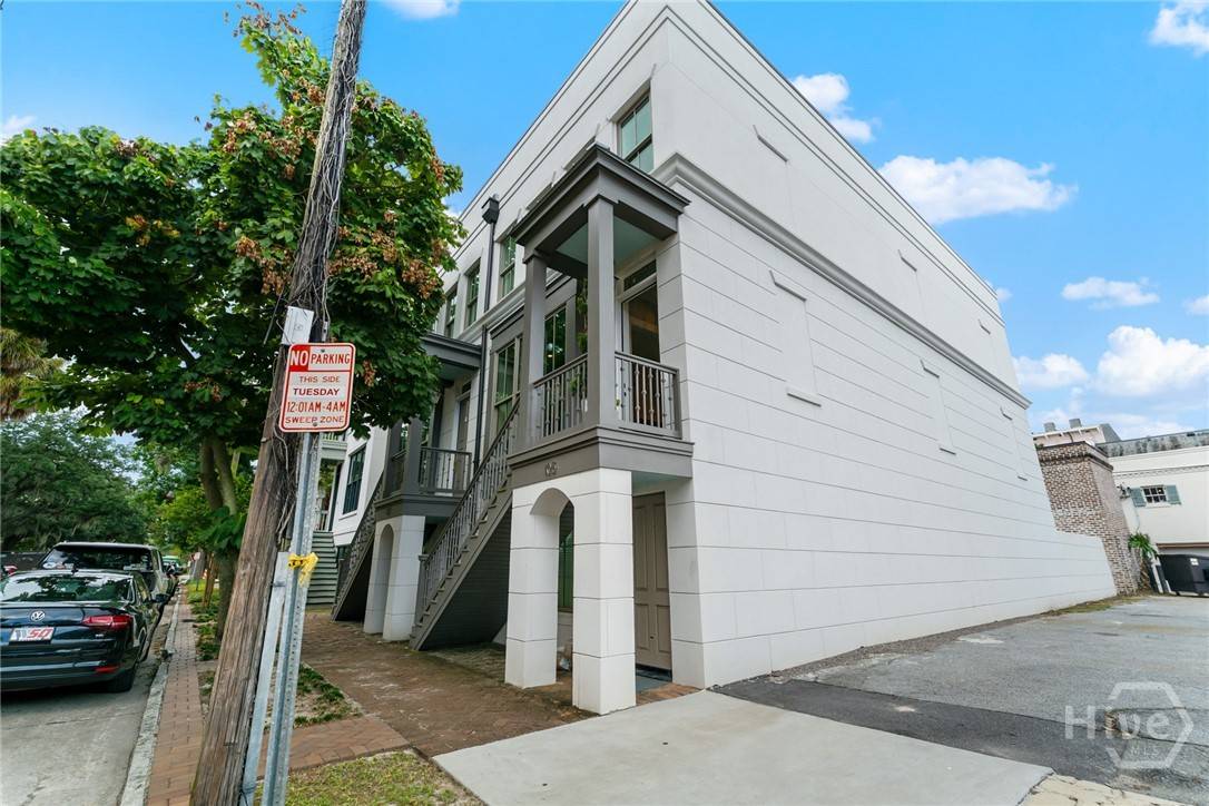 Savannah, GA 31401,105 E Gordon ST