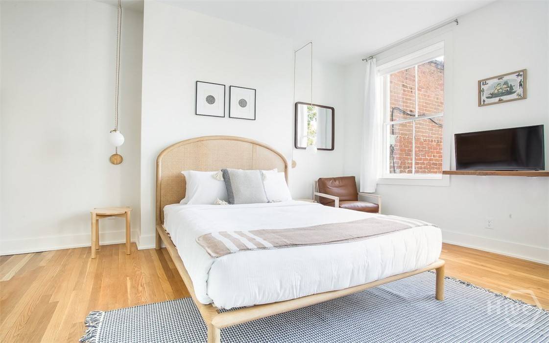 Savannah, GA 31401,1 E Gordon ST #4