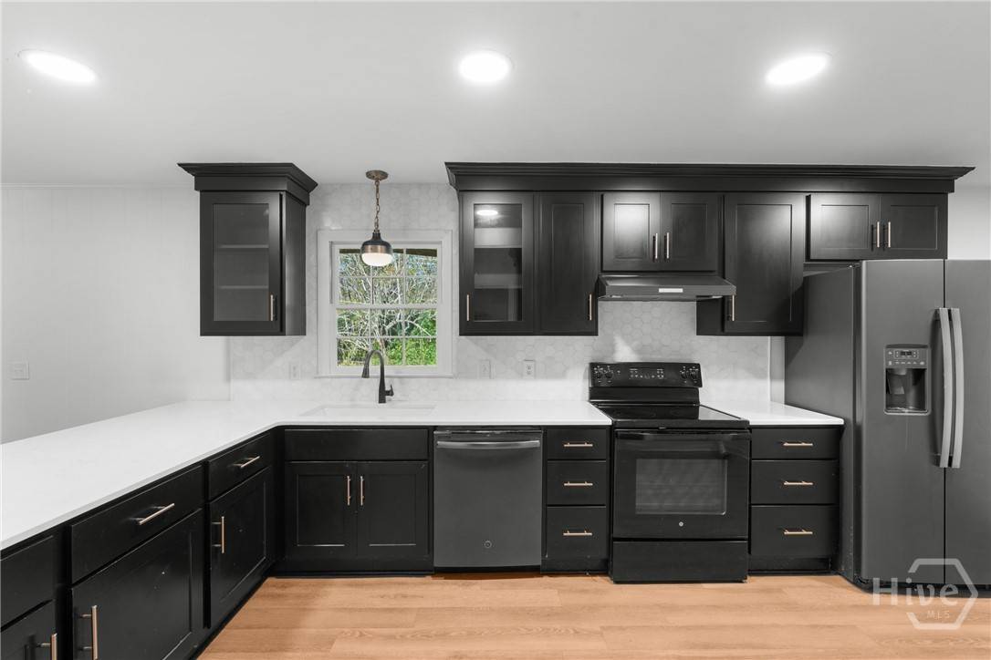 Statesboro, GA 30458,215 Azalea DR