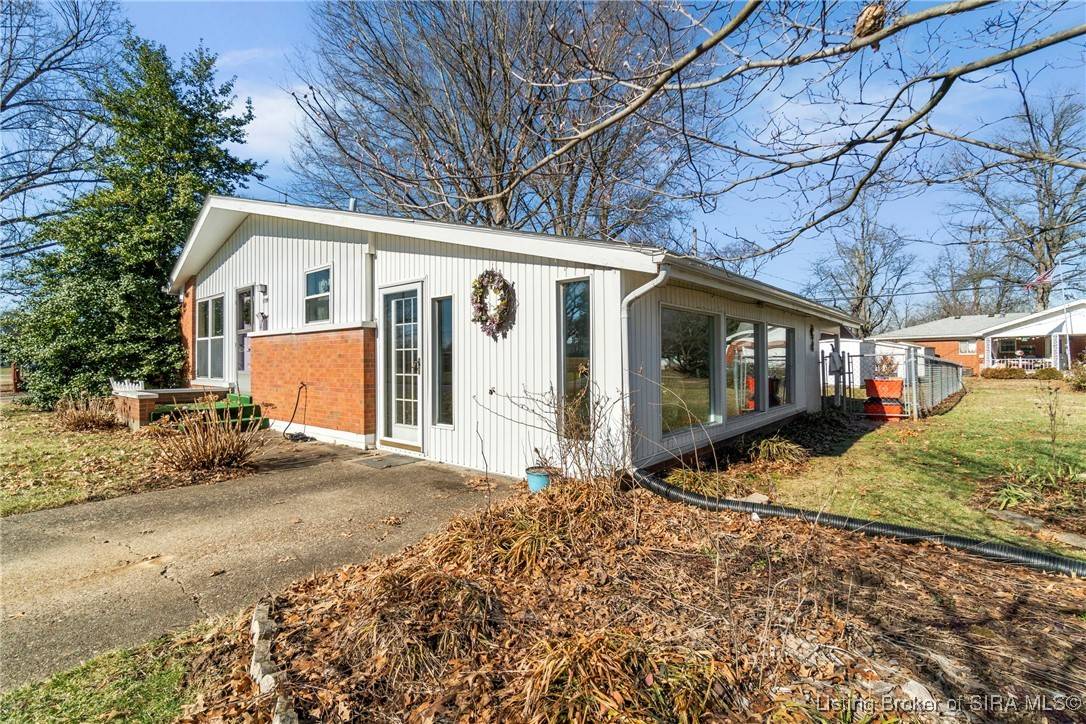 Jeffersonville, IN 47130,1709 N Larkspur DR