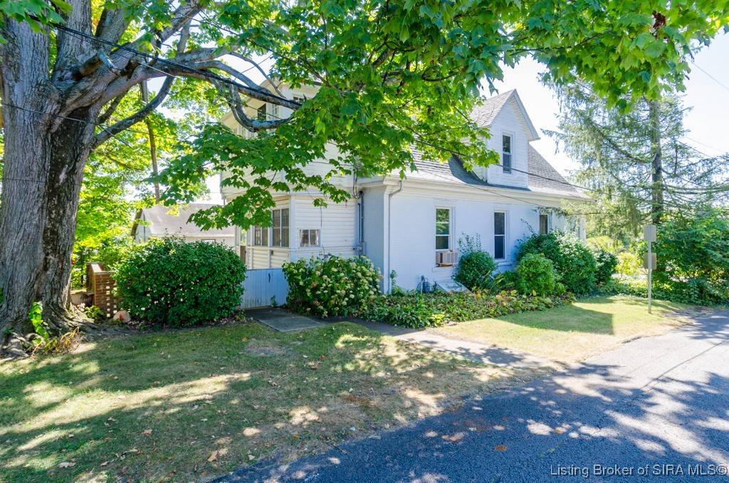 Salem, IN 47167,409 N Water ST