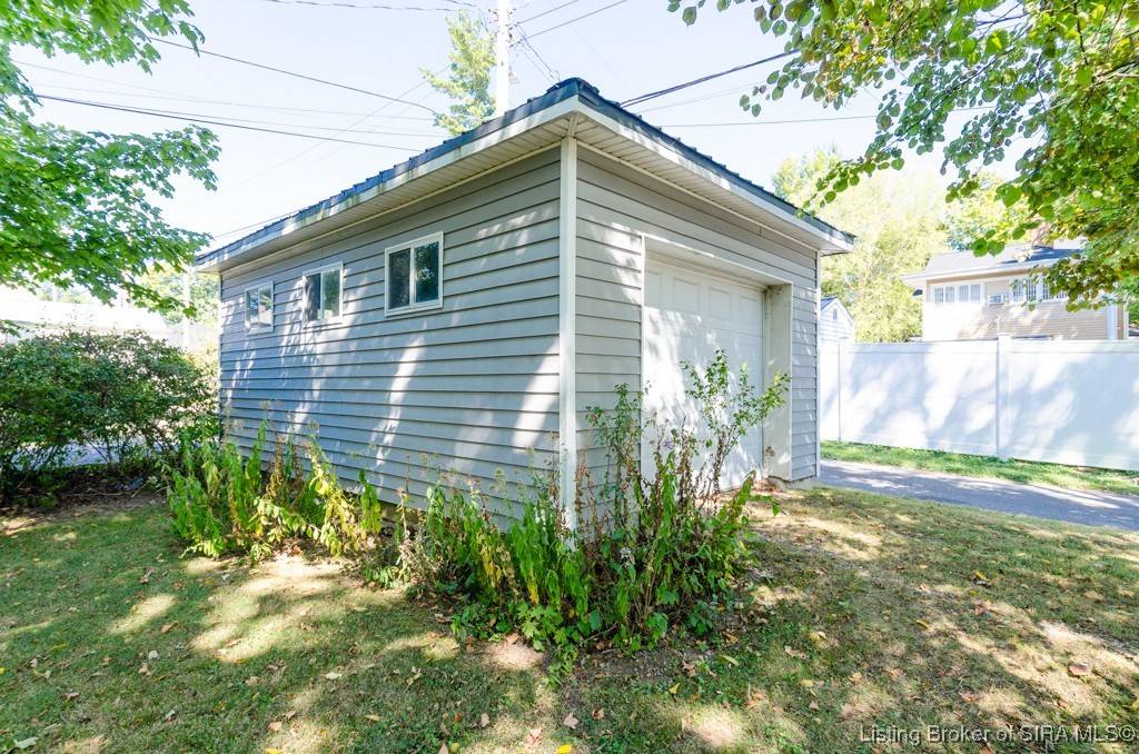Salem, IN 47167,409 N Water ST