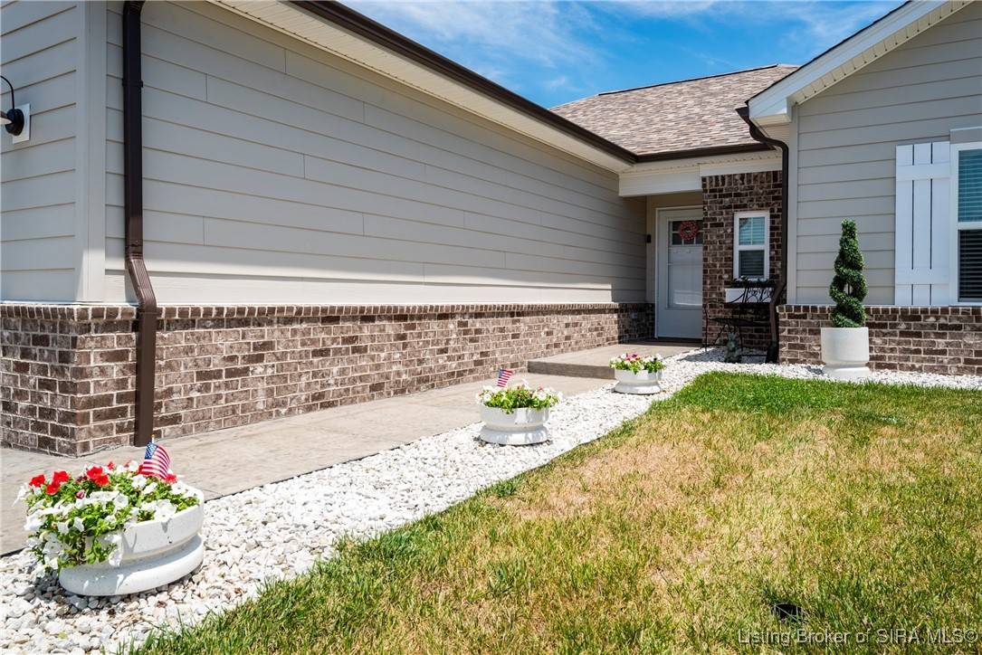 Charlestown, IN 47111,5543 Limestone Creek DR