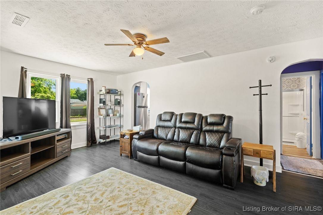 Jeffersonville, IN 47130,1620 Eighth ST E