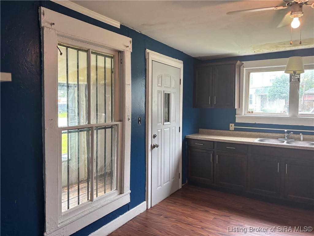 Jeffersonville, IN 47130,839 Walnut ST