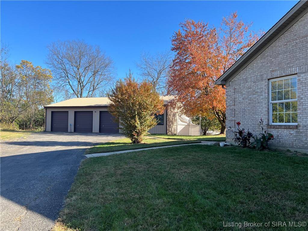Charlestown, IN 47111,5806 Ray's CT