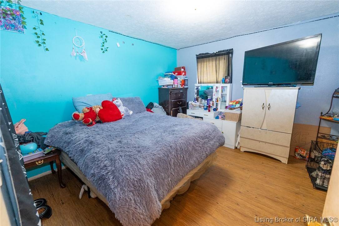 Jeffersonville, IN 47130,501 W 5th ST