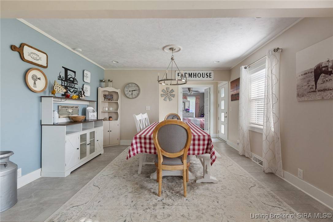 Floyds  Knobs, IN 47119,4792 Scottsville RD