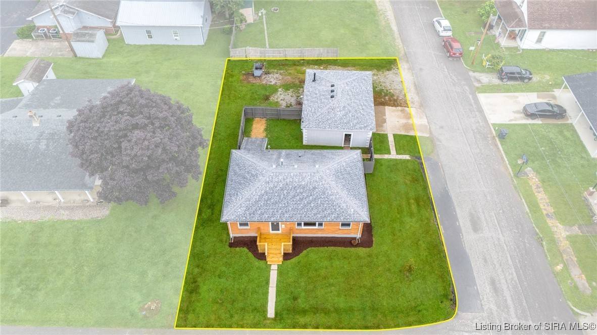 Scottsburg, IN 47170,90 Newman ST