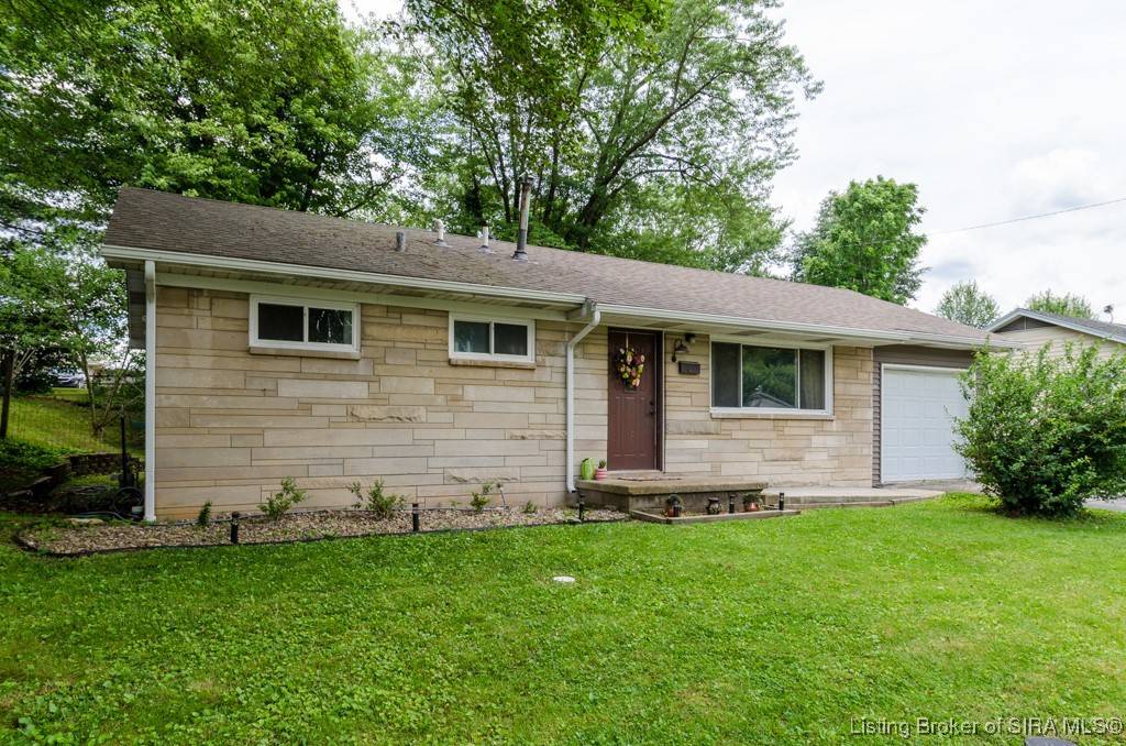 Salem, IN 47167,102 Lockwood AVE