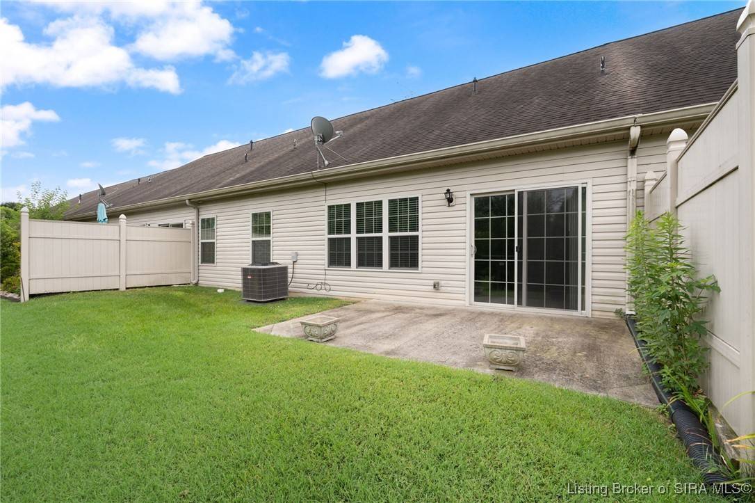 New  Albany, IN 47150,2416 Pickwick CT