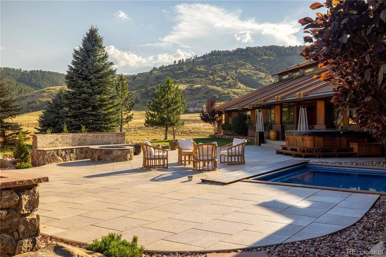Golden, CO 80403,6455 Dakota Ridge DR
