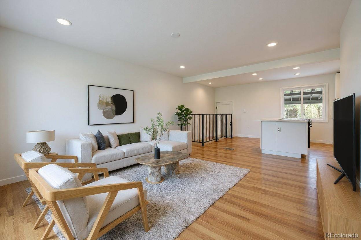 Denver, CO 80219,49 S Utica ST