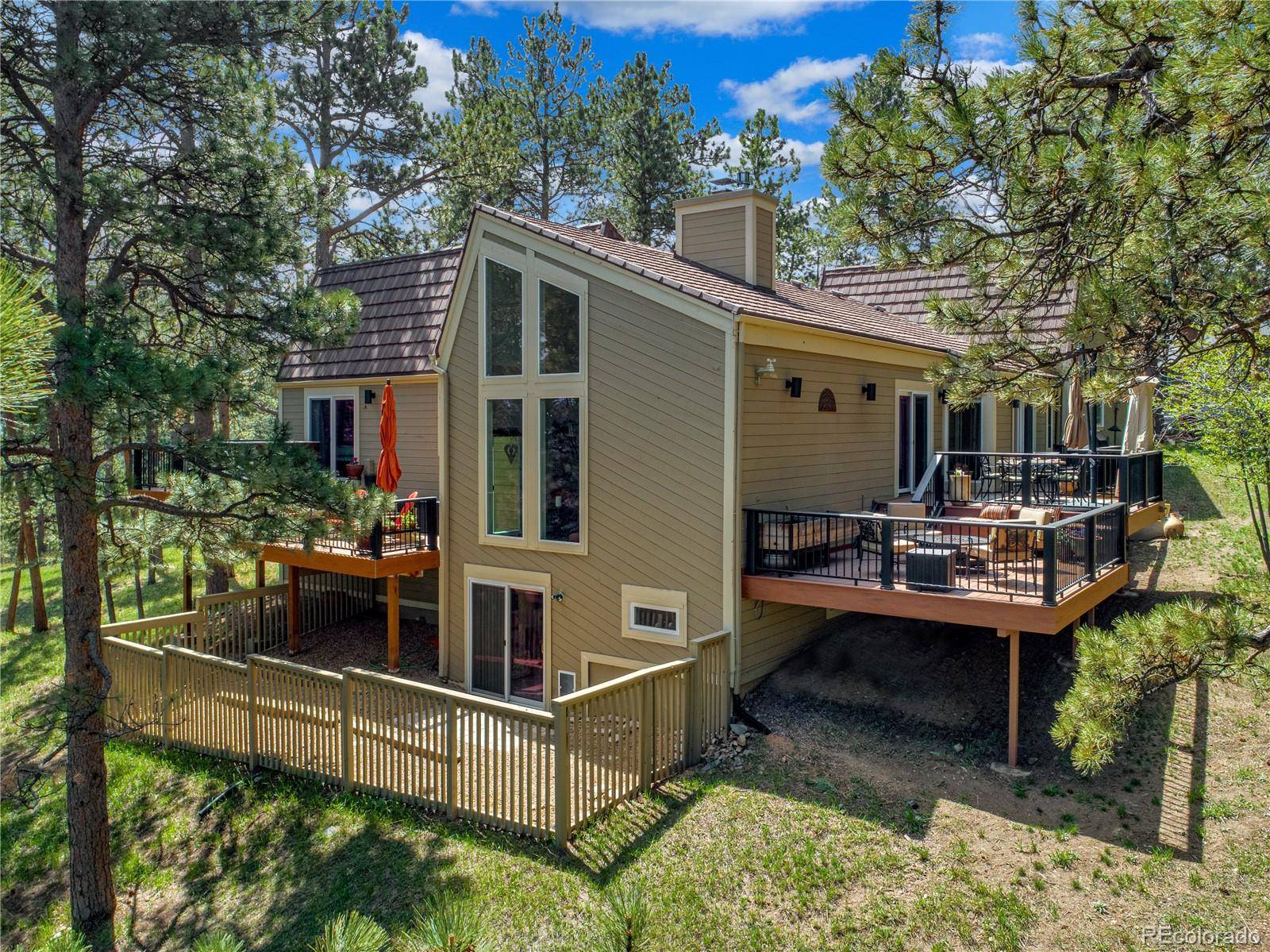 Golden, CO 80401,956 Dogwood DR