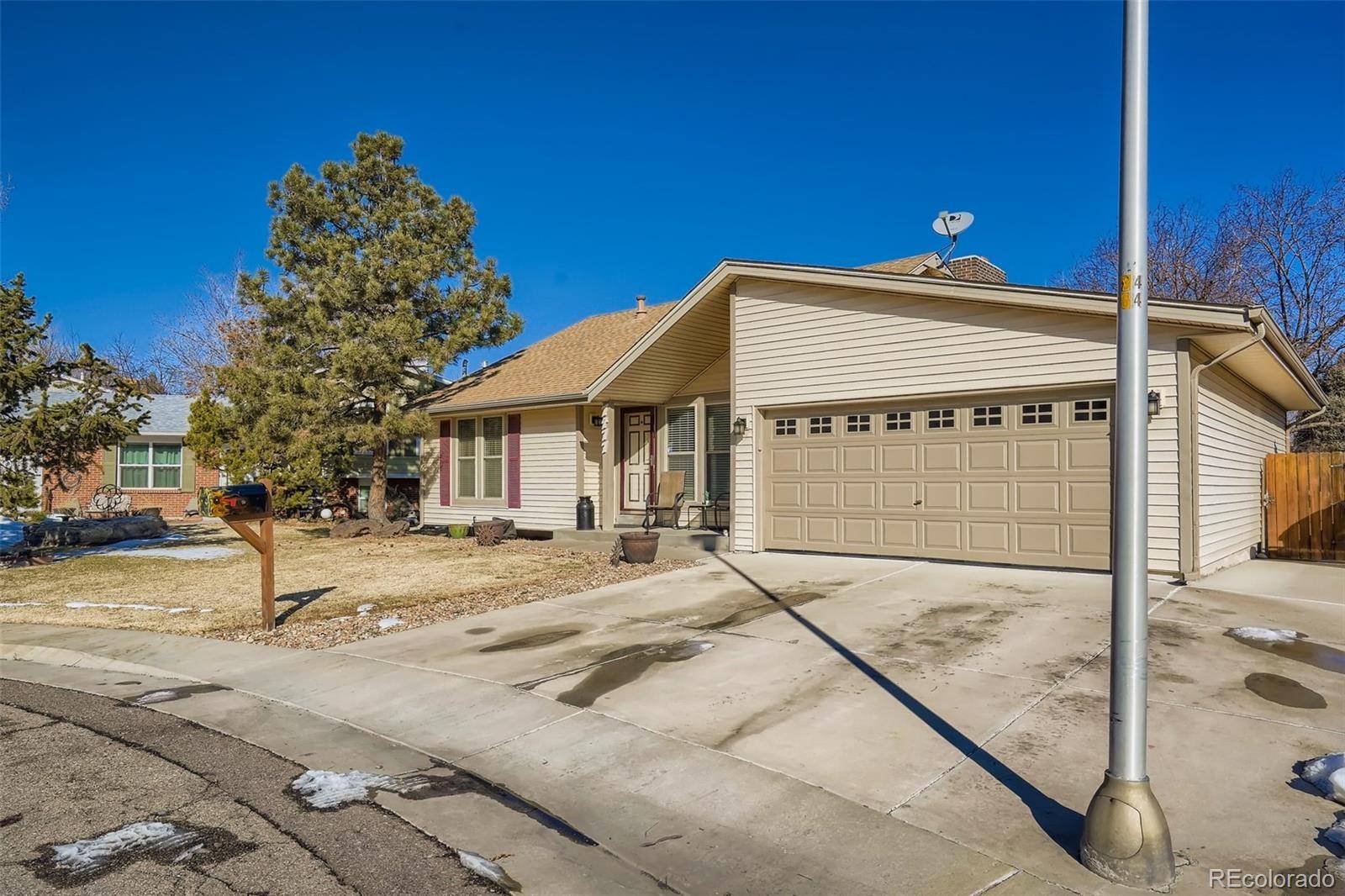 Arvada, CO 80005,7477 Holland CT