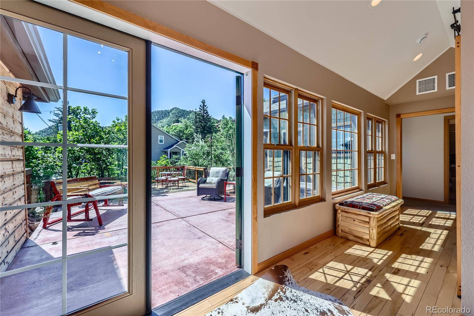 Manitou Springs, CO 80829,903 High RD