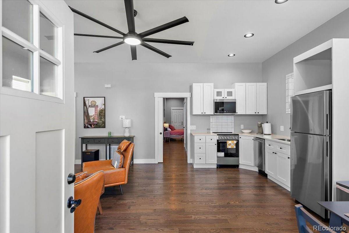 Pueblo, CO 81003,813 E B ST