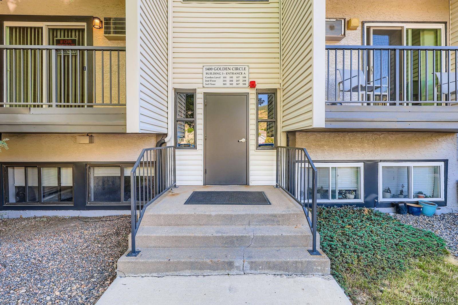Golden, CO 80401,1400 Golden CIR #102