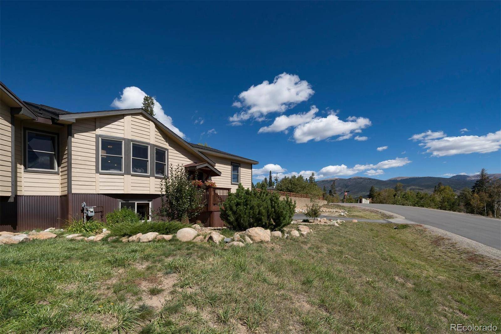 Silverthorne, CO 80498,62 Burgundy CIR