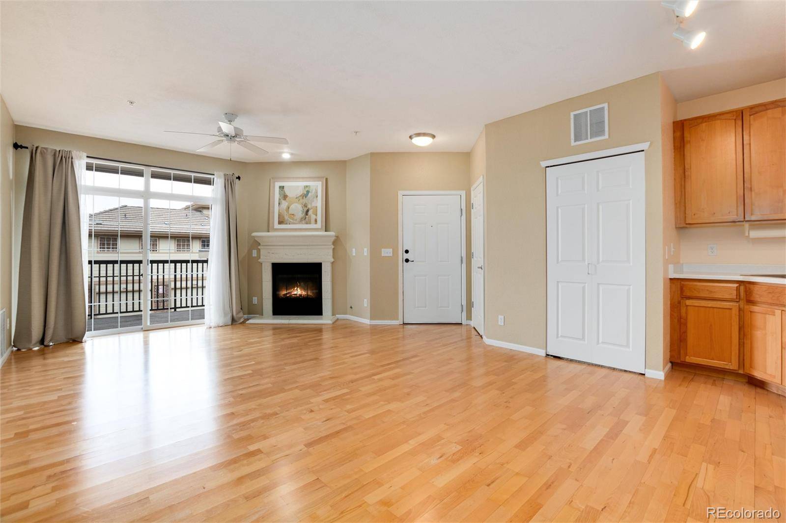 Aurora, CO 80014,9481 E Mansfield AVE #206