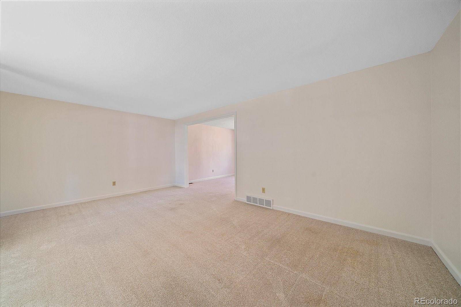 Denver, CO 80224,6968 E Dartmouth AVE