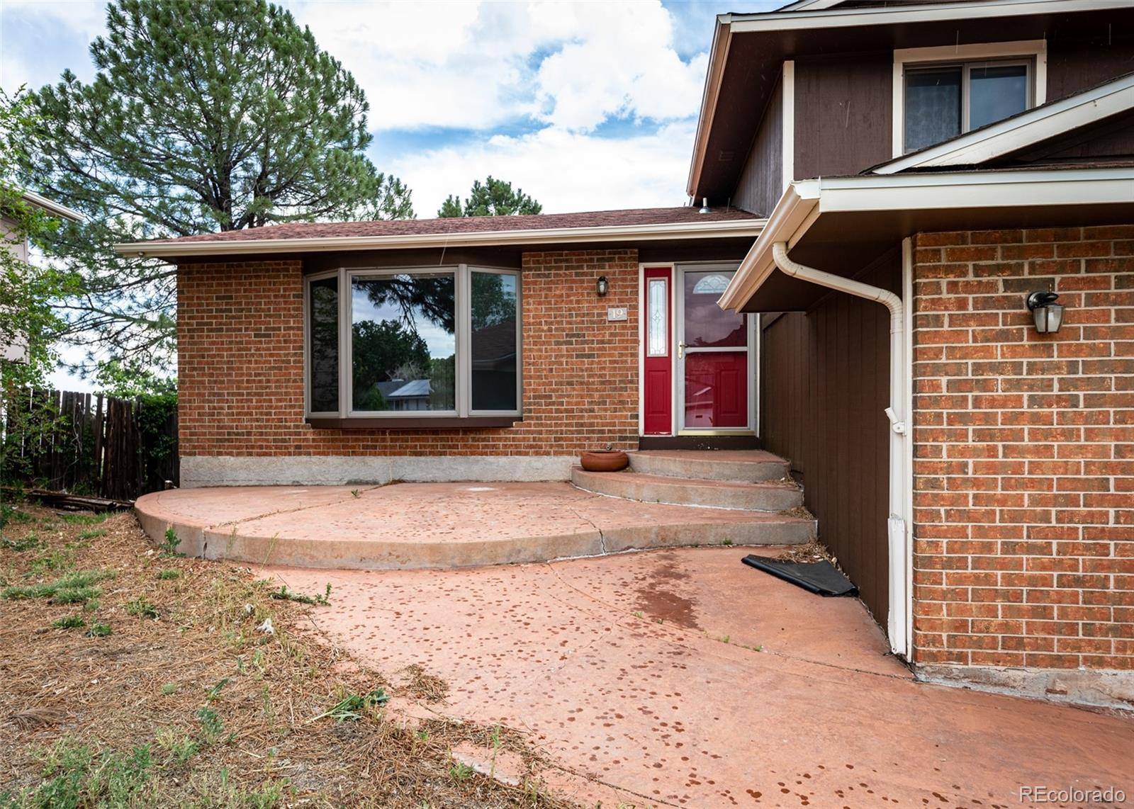 Pueblo, CO 81001,19 Hampton CT