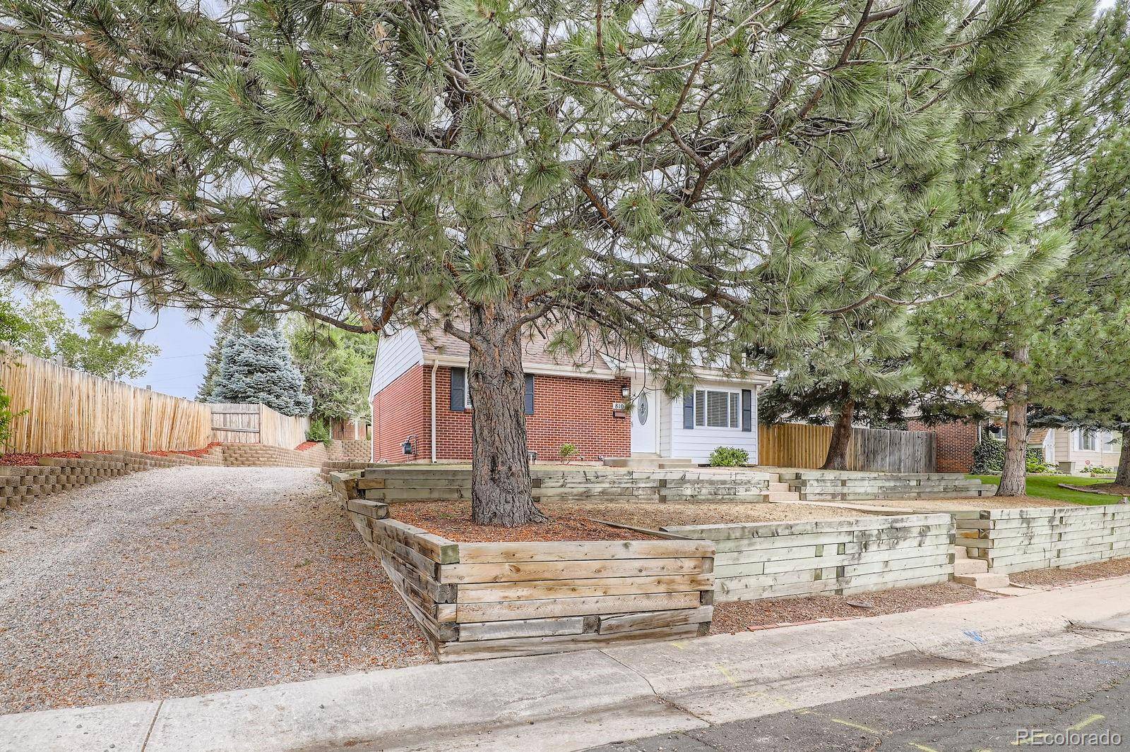 Littleton, CO 80120,810 W Powers DR