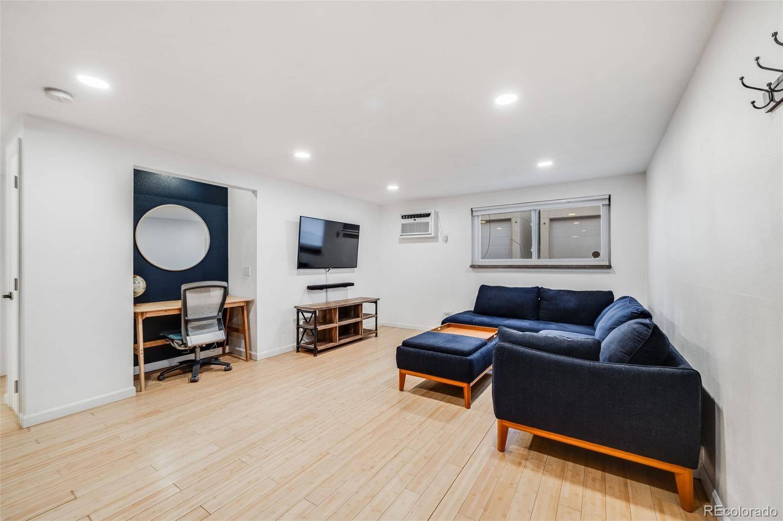 Denver, CO 80209,20 S Logan ST #104