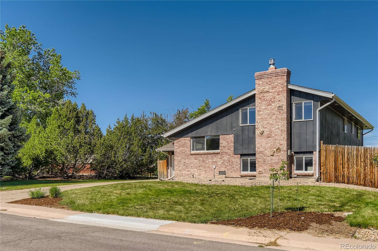 Centennial, CO 80122,7129 S cherry DR