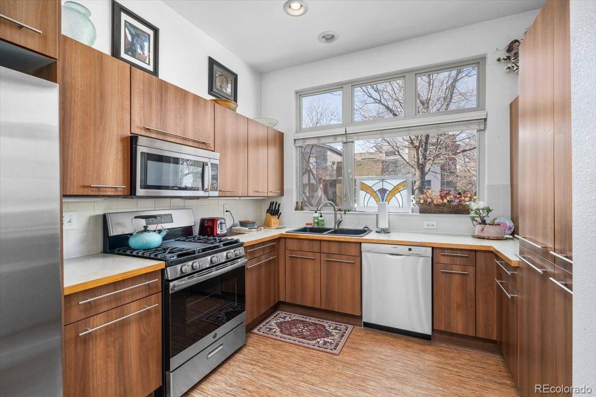 Fort Collins, CO 80524,826 Blondel ST #103