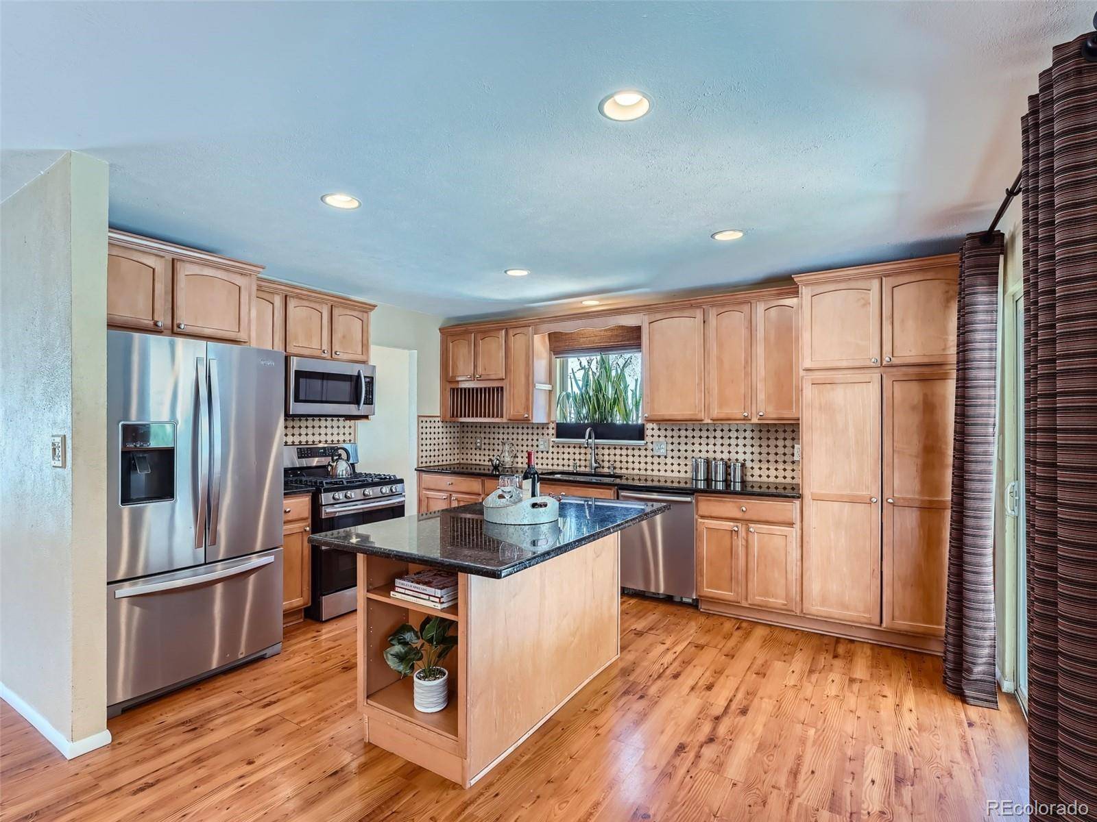 Golden, CO 80401,476 Devinney CT