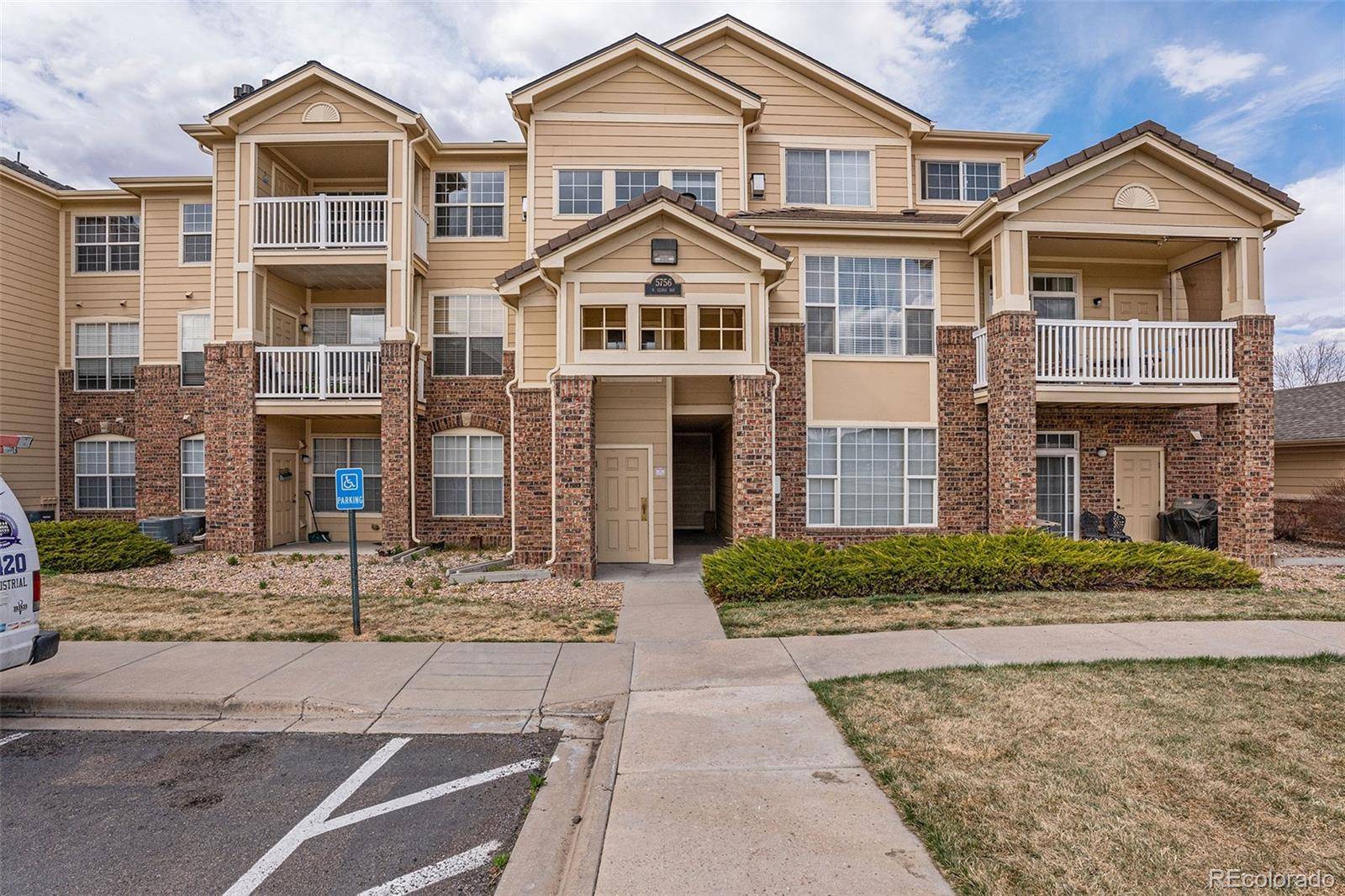 Aurora, CO 80019,5756 N Genoa WAY #12-304