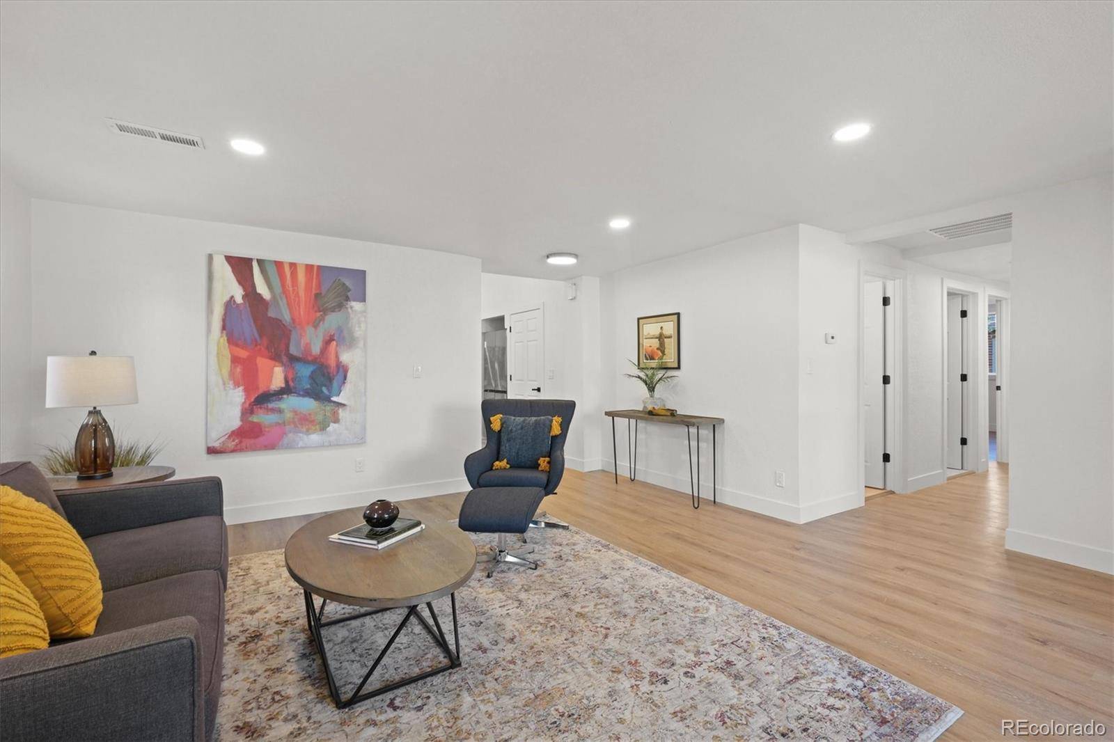 Denver, CO 80207,3025 Ivanhoe ST