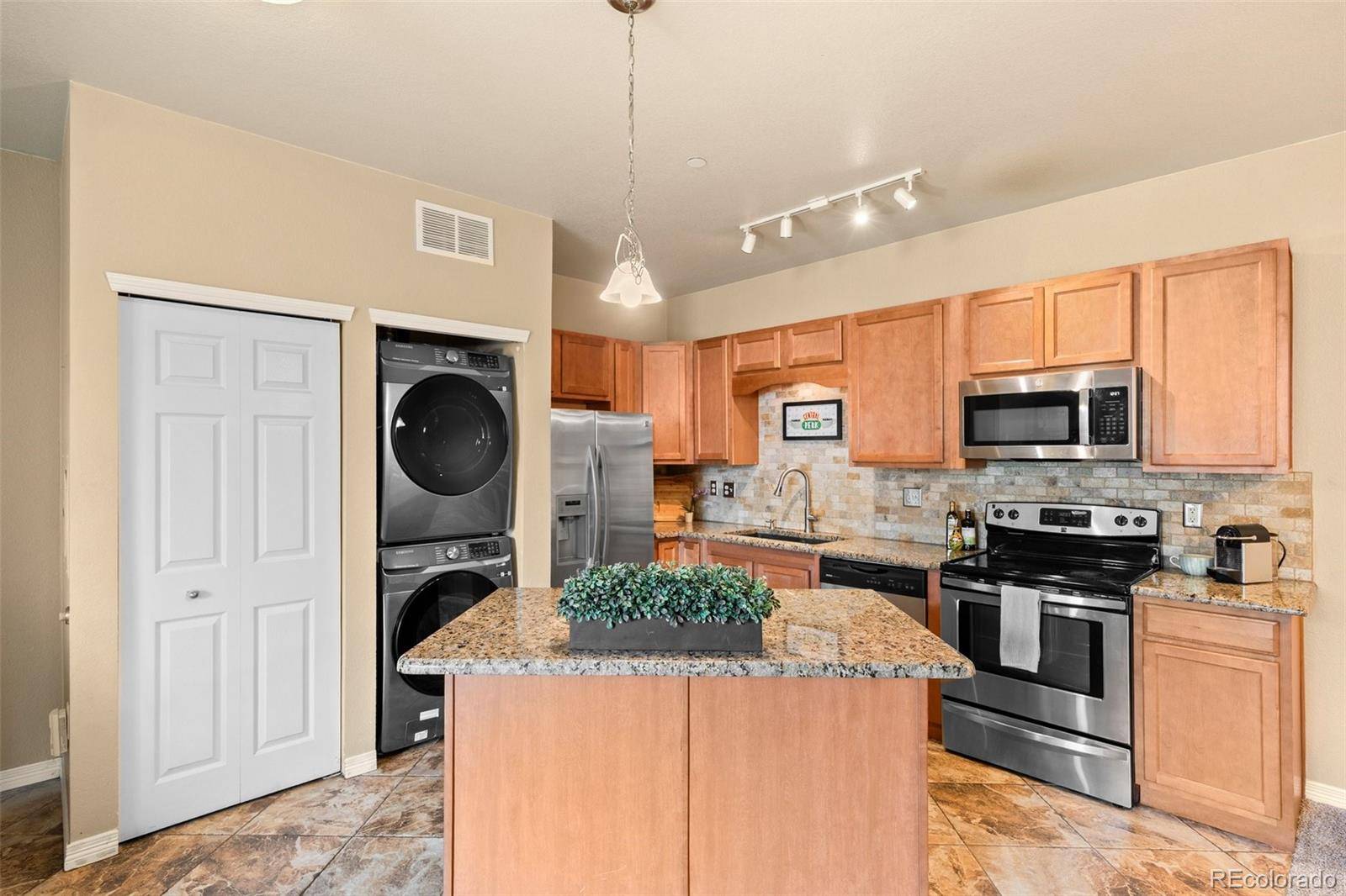 Englewood, CO 80112,7212 S Blackhawk ST #1-103