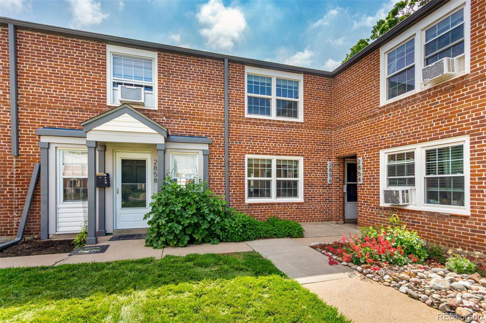 Denver, CO 80207,2856 Jasmine ST