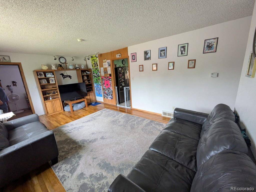 Broomfield, CO 80020,290 W 1st AVE