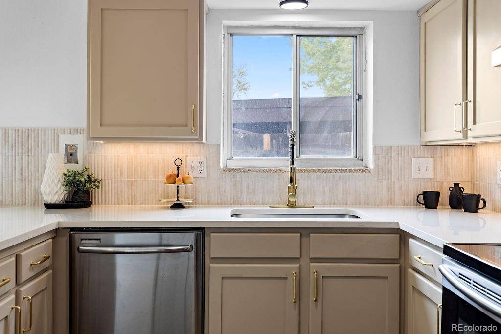 Littleton, CO 80123,5667 S Lowell BLVD