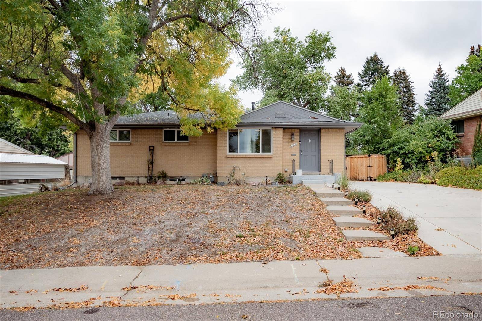 Centennial, CO 80121,2569 E Cresthill AVE